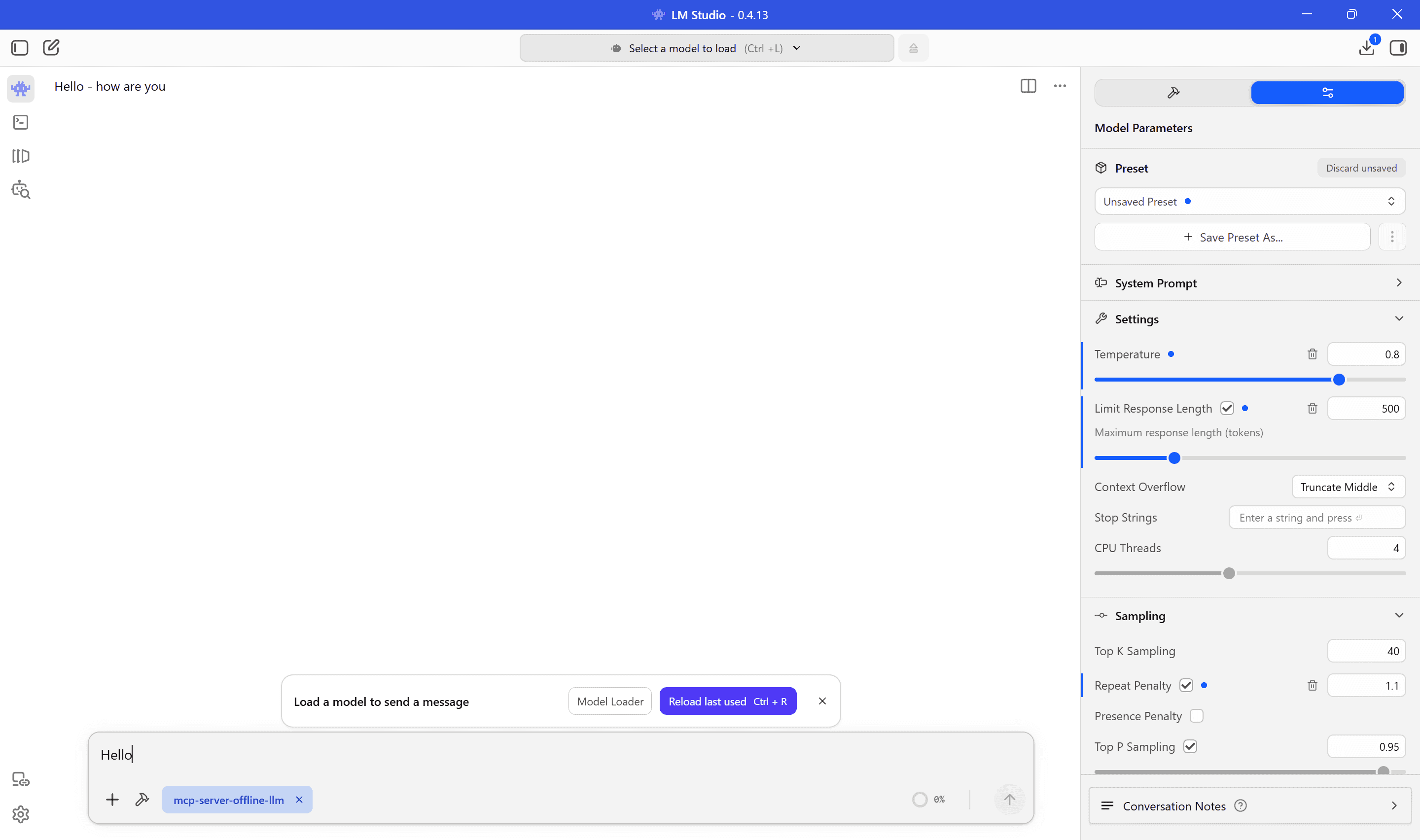 Capture d'écran de l'interface de LM Studio montrant le chat et les paramètres de modélisation.