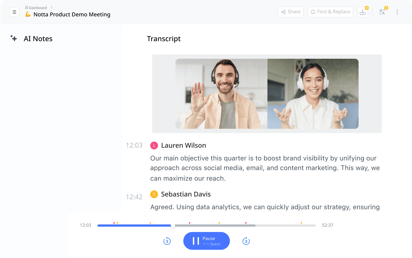Interface de démonstration de Notta avec la vidéo de réunion, les intervenants, les horodatages et le lecteur audio.