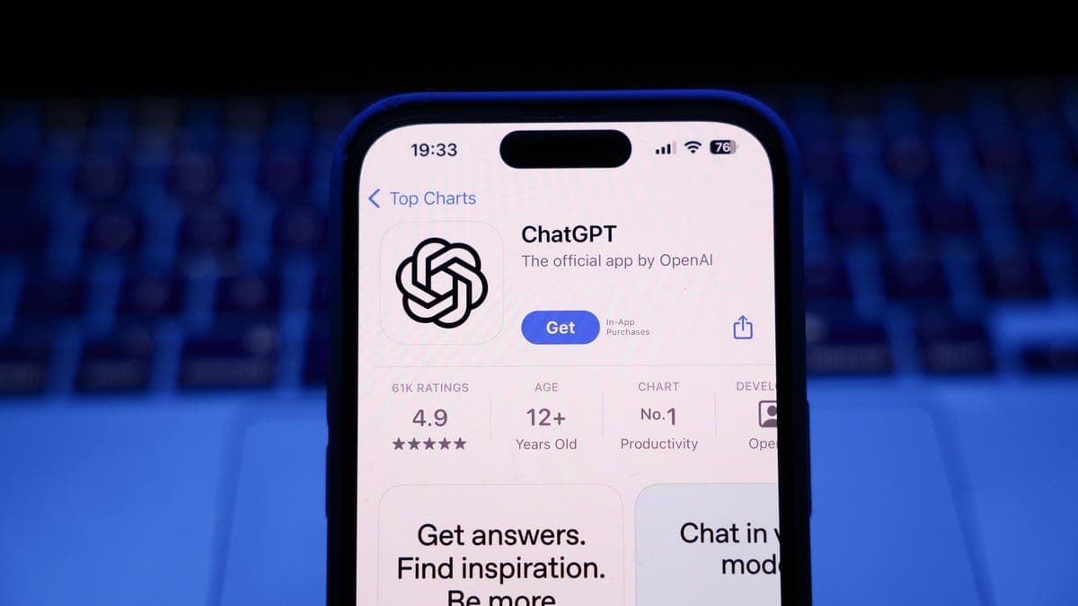 L'application officielle ChatGPT affichée sur l'App Store, montrant sa note élevée et son classement en tête de la catégorie Productivité.
